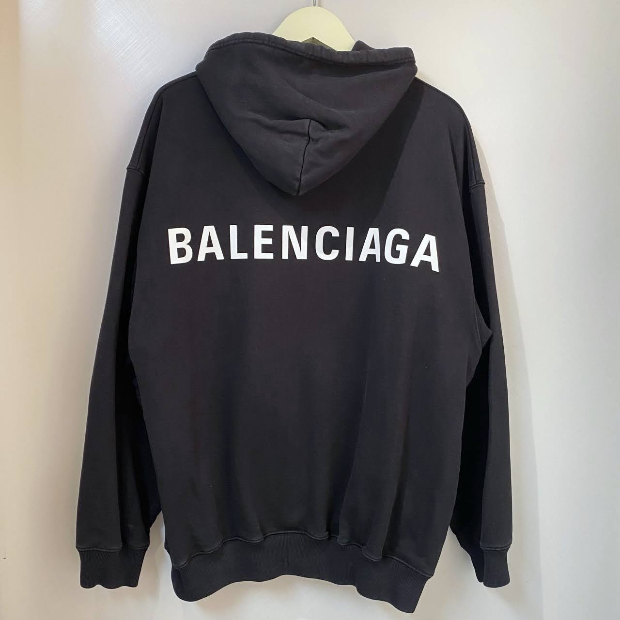 BALENCIAGA